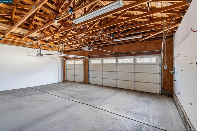 5200 Myrtle Dr, Concord CA: https://media.crmls.org/mediaz/73df083b-4b99-446e-a886-f9692351c612.jpg
