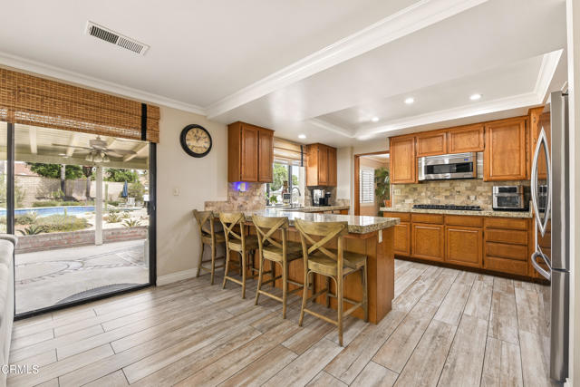 3042 Omega Avenue, Simi Valley CA: https://media.crmls.org/mediaz/73dfe7d2-85b9-4f5e-8858-8ba55476cd9c.jpg