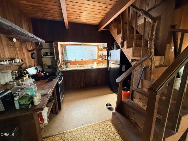 Detail Gallery Image 6 of 34 For 3480 Albion Ridge G Rd, Albion,  CA 95410 - 2 Beds | 1 Baths