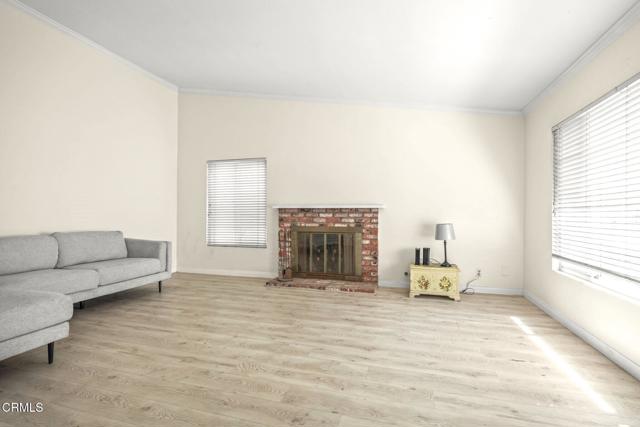 111 Carlisle Court, Oxnard CA: https://media.crmls.org/mediaz/73e04759-4877-4fb4-9160-ad70b16ee61a.jpg