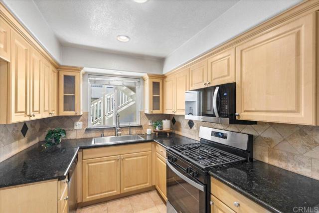 Detail Gallery Image 6 of 24 For 3909 Monroe Ave #101,  San Diego,  CA 92116 - 2 Beds | 2 Baths