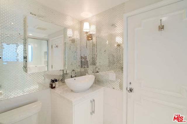 1455 Rising Glen, Los Angeles CA: https://media.crmls.org/mediaz/73e0e15d-0b99-47f2-bada-a2ff868c4f80.jpg