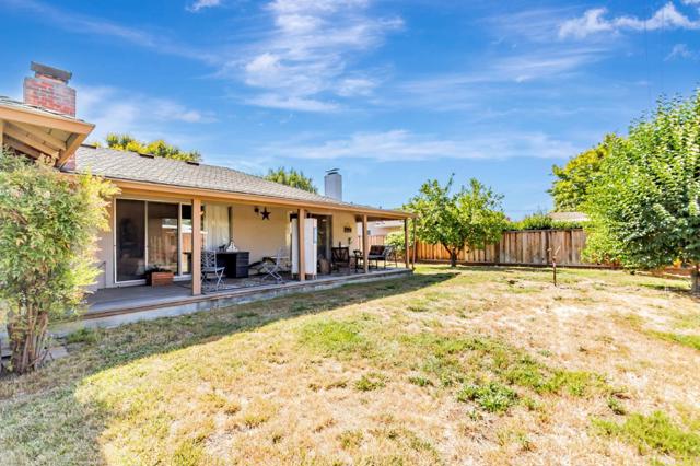 2905 Cambridge Drive, San Jose CA: https://media.crmls.org/mediaz/73e10575-d026-45ff-b5dc-0c3db0454dac.jpg