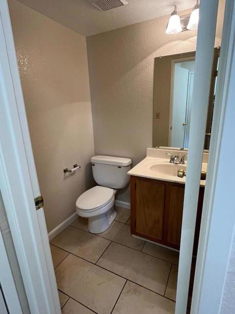 1037 Evans Court, Hayward CA: https://media.crmls.org/mediaz/73e12abf-1ba1-47b5-8479-f43d75a4914e.jpg