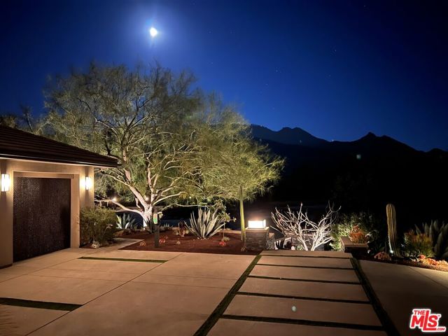 25029 Abercrombie Lane, Calabasas CA: https://media.crmls.org/mediaz/73e177ee-344b-4f3c-b595-518a0fbd4598.jpg