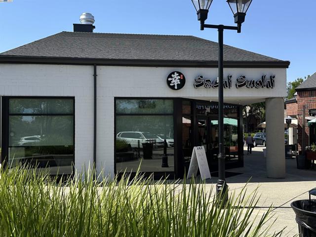 390 Market Pl, San Ramon CA: https://media.crmls.org/mediaz/73e1ae72-e9ad-40cc-81a6-7df232e617f0.jpg