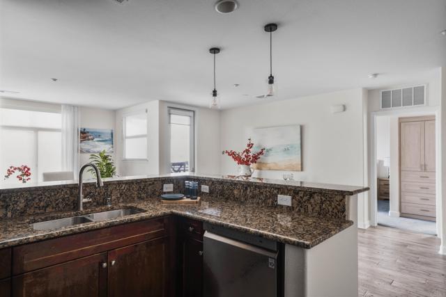 Detail Gallery Image 12 of 37 For 1019 Costa Pacifica Way #1210,  Oceanside,  CA 92054 - 2 Beds | 2 Baths