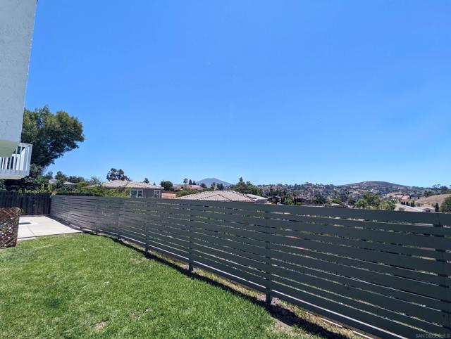 9347 Kahlua Way, Spring Valley CA: https://media.crmls.org/mediaz/73e33b2b-8484-44d9-b6c1-8be1766d38a1.jpg