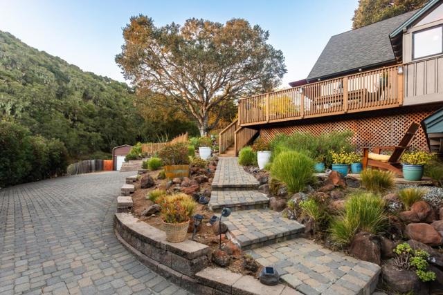 412 Corral De Tierra Road, Salinas CA: https://media.crmls.org/mediaz/73e4afaa-81cf-48fc-adca-e238abcb9fcc.jpg