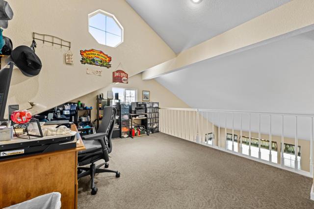 151 Tierra Del Sol, Hollister CA: https://media.crmls.org/mediaz/73e4d4d1-f1ec-4c55-ad69-b6cd7e6b3f03.jpg