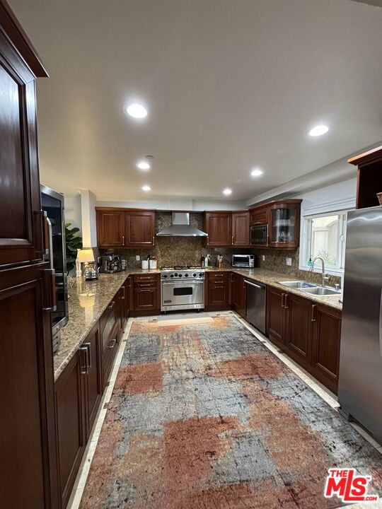 1828 Glendon Avenue, Los Angeles CA: https://media.crmls.org/mediaz/73e4f1e9-c179-4424-b42a-4b8e0359d8e4.jpg