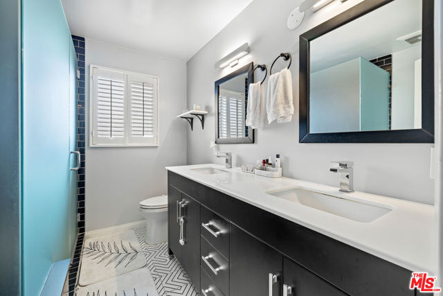 1228 14th Street, Santa Monica CA: https://media.crmls.org/mediaz/73e4fe4f-91f3-48ec-b007-30bee81e7fb2.jpg