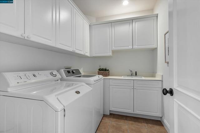 Image 33 of 47 For 6 Whiting Ct