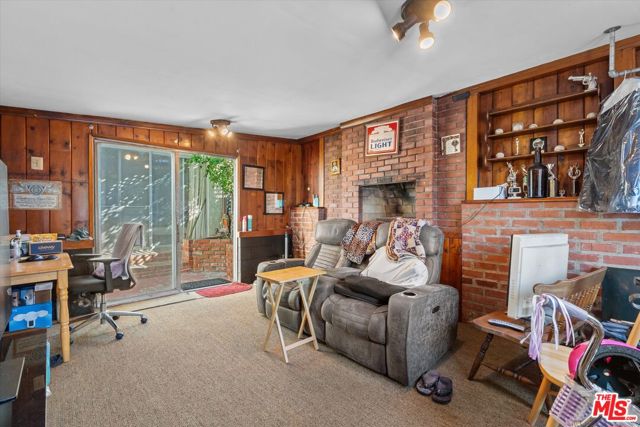 1757 Wellesley Avenue, Los Angeles CA: https://media.crmls.org/mediaz/73e57766-4b9f-40aa-bba7-00332b3a2fa0.jpg