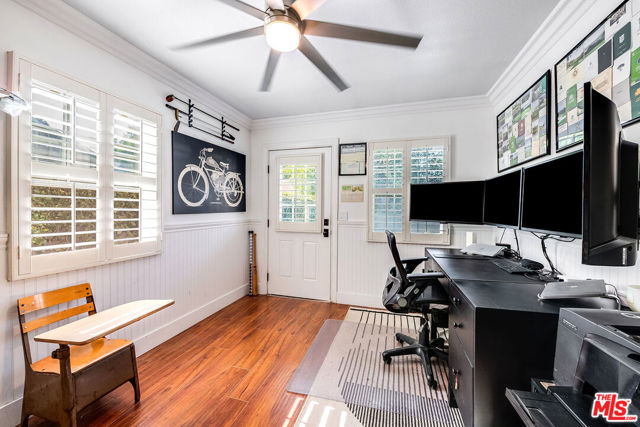 5711 Colbath Avenue, Valley Glen CA: https://media.crmls.org/mediaz/73e61da5-c6c8-4e55-83ff-d52300503d11.jpg