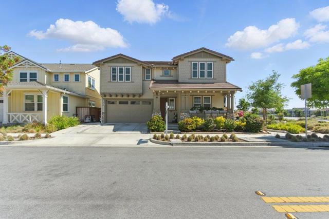 33831 Farmhouse Street, Fremont CA: https://media.crmls.org/mediaz/73e651af-e238-4e24-a0d3-f374544dca4e.jpg