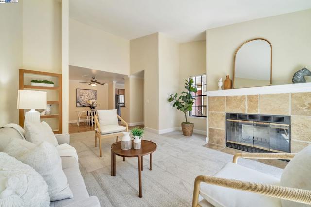 383 Eastridge Dr, San Ramon CA: https://media.crmls.org/mediaz/73e70ddf-1d7d-4608-b20b-7903cdb1cb48.jpg