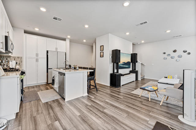 Detail Gallery Image 6 of 27 For 1736 Cayton Loop, West Covina,  CA 91790 - 2 Beds | 2/1 Baths