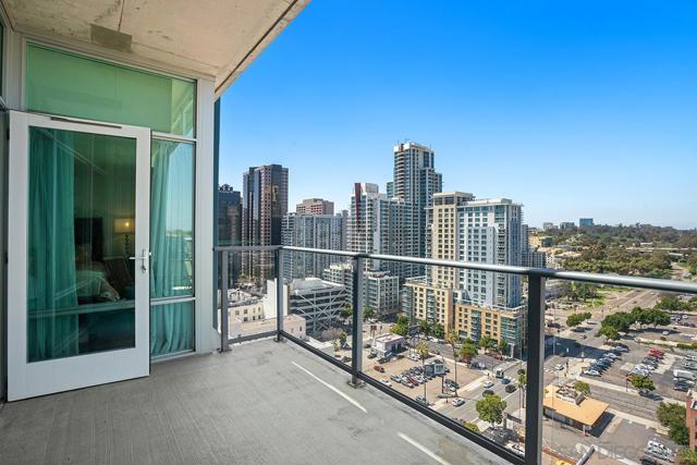 1080 Park Blvd, San Diego CA: https://media.crmls.org/mediaz/73e830c3-7d7b-4014-a639-97d8fd06805b.jpg