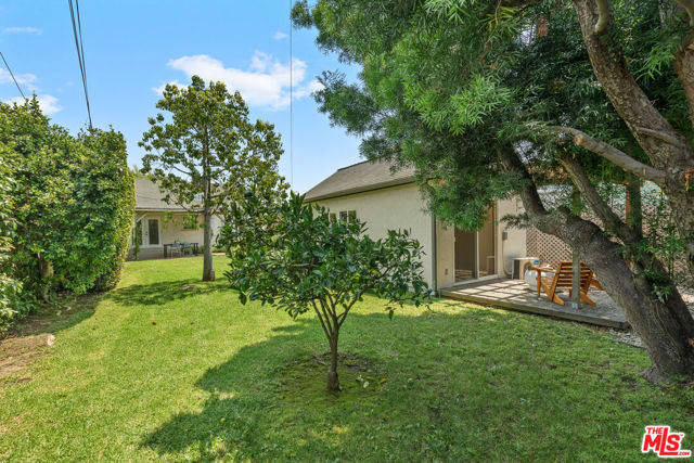 1511 Carmona Avenue, Los Angeles CA: https://media.crmls.org/mediaz/73e831bf-06f4-4445-906f-70700210c77f.jpg