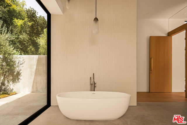 1225 Shippee Lane, Ojai CA: https://media.crmls.org/mediaz/73e8a0ab-fbed-46f0-8264-b7907e9ecc13.jpg