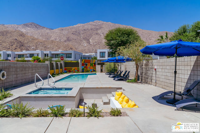 588 E San Lorenzo Road, Palm Springs CA: https://media.crmls.org/mediaz/73e8f9dc-59a5-4a0b-84c5-d23c6824198e.jpg