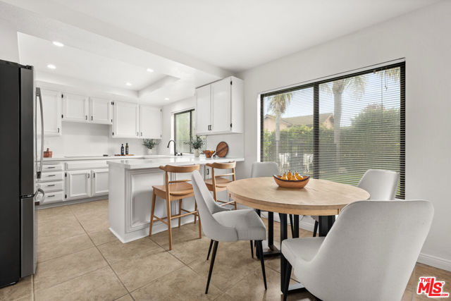 6514 S Copperwood Avenue, Inglewood CA: https://media.crmls.org/mediaz/73e977ef-ed23-48ed-85e9-691d2724faf4.jpg