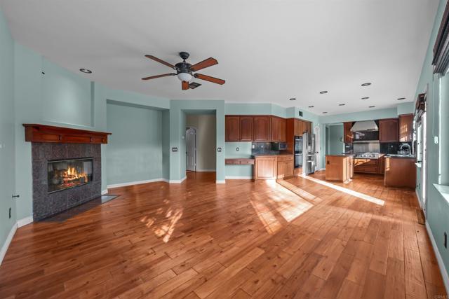 1033 Goldeneye, Carlsbad CA: https://media.crmls.org/mediaz/73e9dc67-6200-492d-b386-c49337a19119.jpg