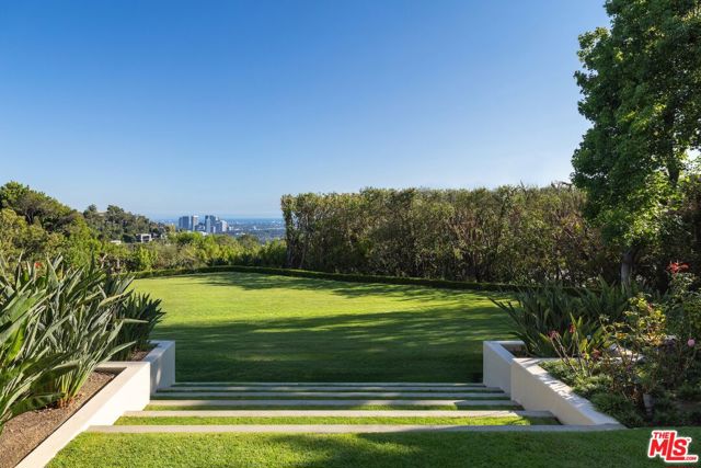 8 Bed Home for Sale in Los Angeles, California