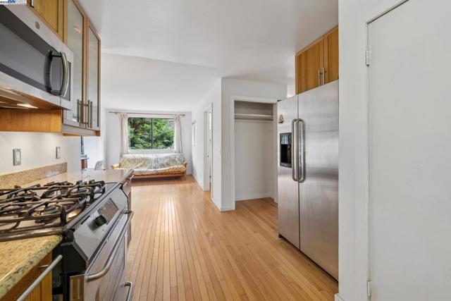 7171 HOMEWOOD DRIVE, Oakland CA: https://media.crmls.org/mediaz/73ebb99a-5316-473b-9114-084d6446fcfd.jpg