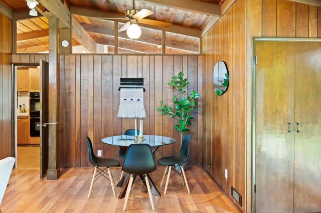 1201 Via Barranca, La Jolla CA: https://media.crmls.org/mediaz/73ebe2ae-20d8-4faf-821a-b277871c0f84.jpg