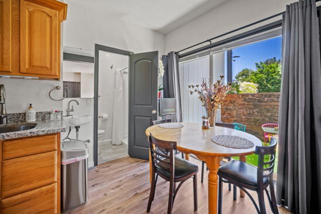 81 E Garzas Road, Carmel Valley CA: https://media.crmls.org/mediaz/73ecbb85-9e5b-4df3-906d-e8178ade7a5e.jpg