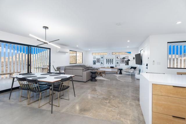 8256 Quail Springs Road, Joshua Tree CA: https://media.crmls.org/mediaz/73ed1d9b-2e7d-45c4-9543-687815096da0.jpg