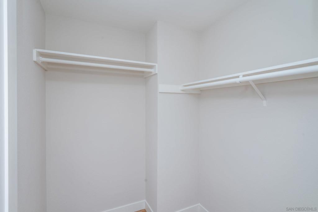 https://media.crmls.org/mediaz/73ed27c6-1dce-401c-be1b-9e8432df0894.jpg?preset=X-Large