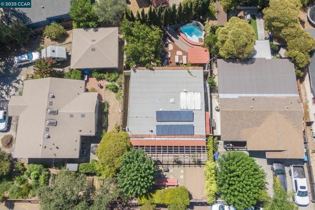 17190 Cedar Ave, Sonoma CA: https://media.crmls.org/mediaz/73edb855-1f9e-4196-92d2-0f7cd470b13a.jpg