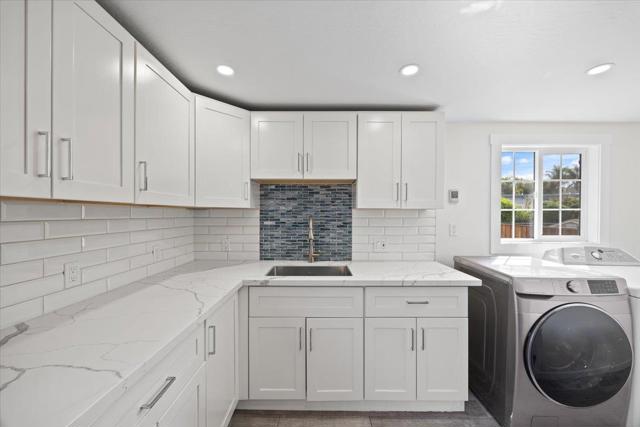 8850 Dowling Street, Oakland CA: https://media.crmls.org/mediaz/73ee21e0-f18b-4cee-9e4b-e9e409d1c7b3.jpg