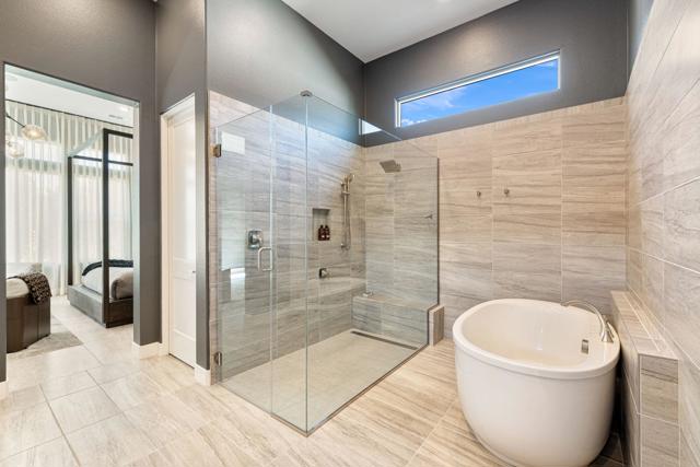 81670 Haflinger Way, La Quinta CA: https://media.crmls.org/mediaz/73eec4bc-f198-4d47-b54a-103b50a75de3.jpg