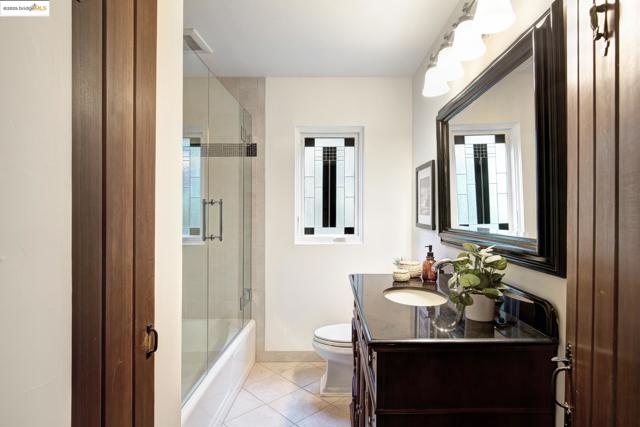 6257 Girvin Dr, Oakland CA: https://media.crmls.org/mediaz/73ef84af-d5a7-4142-bf9c-b707bb2d44a4.jpg