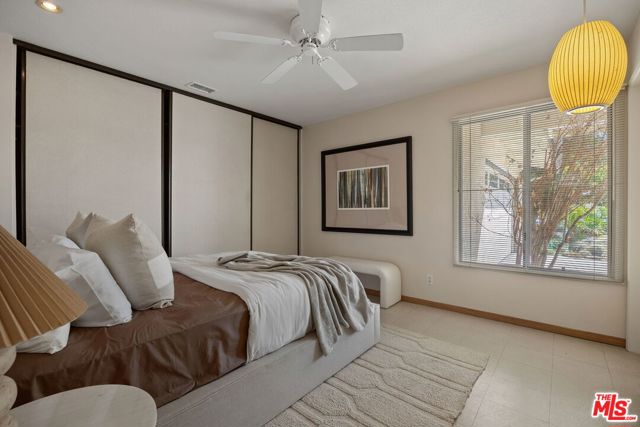 22521 Haynes Street photo 15