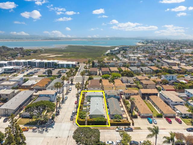 2073 79 Reed Ave, San Diego CA: https://media.crmls.org/mediaz/73f08c1c-40fa-406f-9753-6c82aea26a6a.jpg