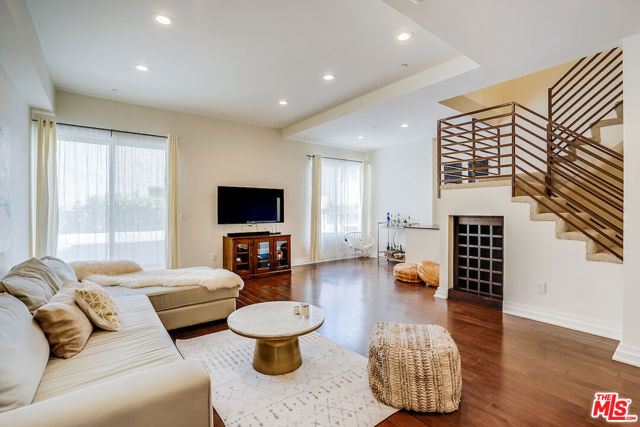 2512 28th Street, 102 photo 8