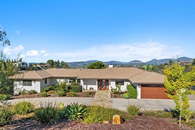 Detail Gallery Image 2 of 60 For 4664 Yerba Santa Drive, San Diego,  CA 92115 - 4 Beds | 3/1 Baths