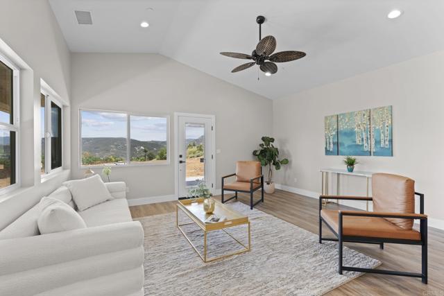 Detail Gallery Image 3 of 20 For 23627 Calistoga Pl, Ramona,  CA 92065 - 3 Beds | 2/1 Baths