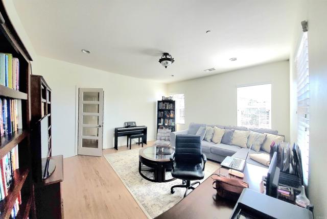 Detail Gallery Image 21 of 42 For 926 Hydra Court, San Marcos,  CA 92069 - 4 Beds | 3 Baths