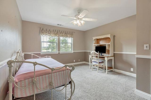 560 Tevis Trail, Hollister CA: https://media.crmls.org/mediaz/73f439c3-1497-45fb-b43d-a95ea1c6fa0a.jpg