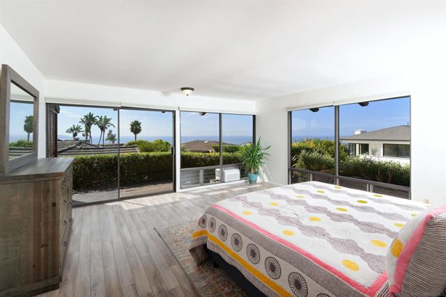 1553 Copa de Oro, La Jolla CA: https://media.crmls.org/mediaz/73f56d74-d784-4864-a17a-190ef6ecff22.jpg
