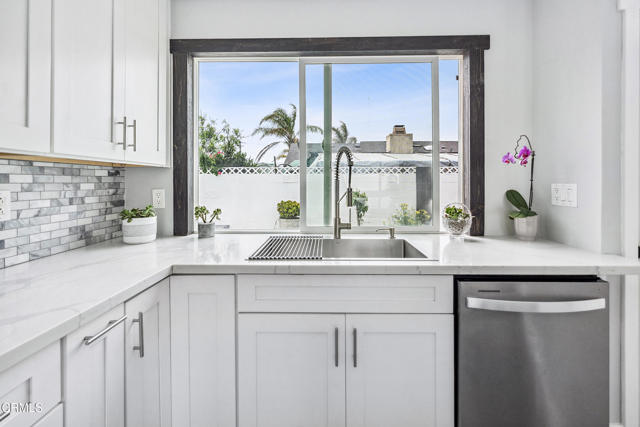 1712 N 7th Place, Port Hueneme CA: https://media.crmls.org/mediaz/73f5824f-dd04-45e2-82ef-6ac6880c3f3a.jpg