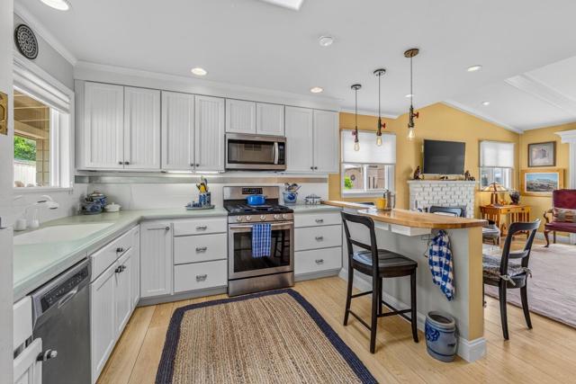 171 Hacienda Carmel, Carmel CA: https://media.crmls.org/mediaz/73f5a02c-724f-4bdc-b373-a7a955fd52d8.jpg