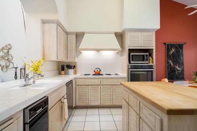 79835 Pecan, La Quinta CA: https://media.crmls.org/mediaz/73f6e7ad-8474-447e-b47a-2bbbc83b7e8f.jpg