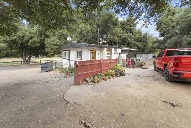 26230 N Lake Wohlford Road, Valley Center CA: https://media.crmls.org/mediaz/73f70529-860c-485e-99bb-07115fdbd9e4.jpg